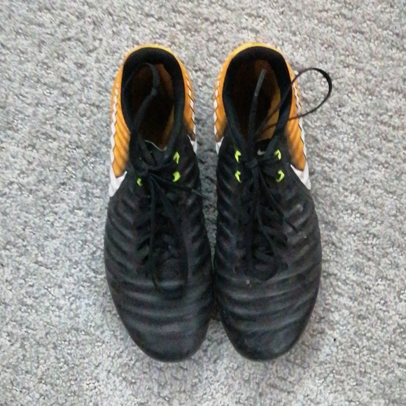 Men's Nike Soccer/Football Cleets - Picture 3 of 5